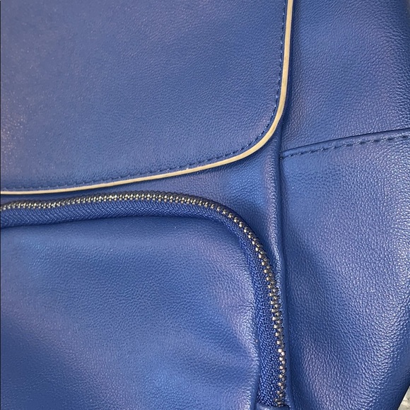 Backpack - Picture 2 of 4